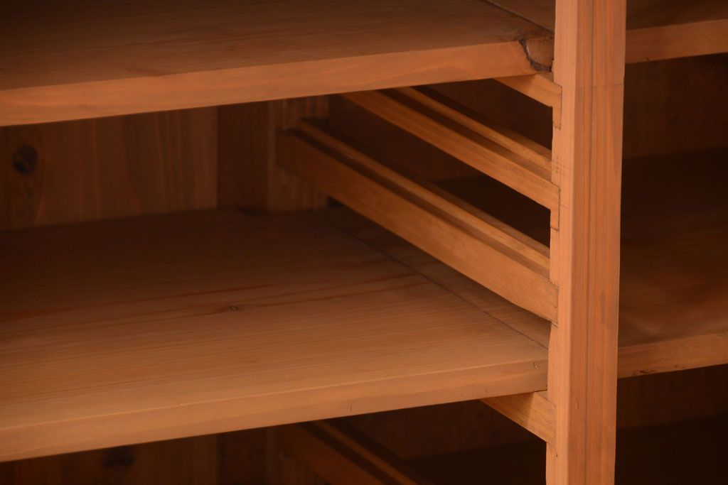 レトロ家具　昭和レトロ　引き出し付き!古い木のアンティーク横型飾り棚(本棚)