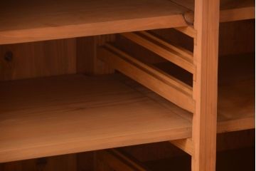 レトロ家具　昭和レトロ　引き出し付き!古い木のアンティーク横型飾り棚(本棚)