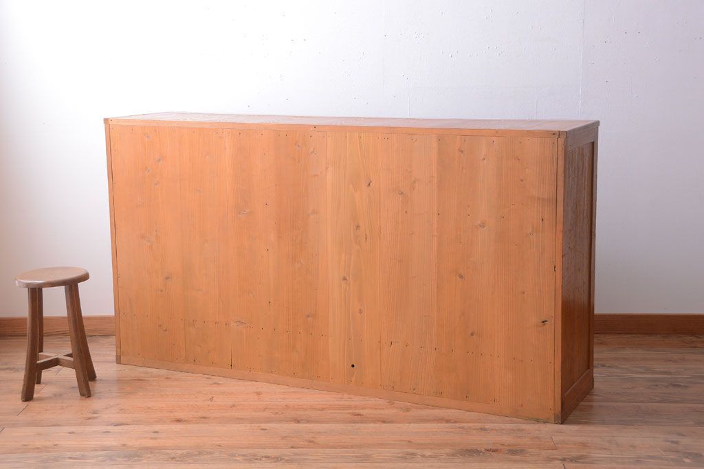 レトロ家具　昭和レトロ　引き出し付き!古い木のアンティーク横型飾り棚(本棚)
