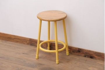 アンティーク雑貨　ビンテージ　イエローペイント鉄脚のかわいい丸スツール(椅子、チェア)(2)