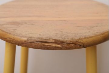 アンティーク雑貨　ビンテージ　イエローペイント鉄脚のかわいい丸スツール(椅子、チェア)(2)