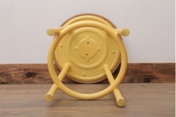 アンティーク雑貨　ビンテージ　イエローペイント鉄脚のかわいい丸スツール(椅子、チェア)(2)