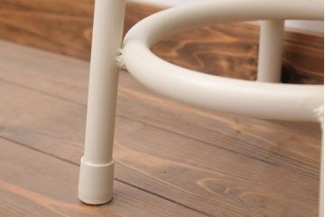 アンティーク雑貨　ビンテージ　アイボリーペイント鉄脚のかわいい丸スツール(椅子、チェア)(2)