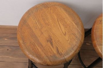 ヴィンテージ家具　ビンテージ　ブラックペイント鉄脚の丸スツール2脚セット