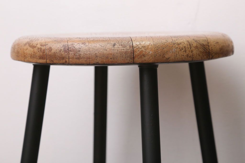 ヴィンテージ家具　ビンテージ　ブラックペイント鉄脚の丸スツール2脚セット