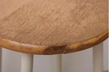 ヴィンテージ家具　ビンテージ　アイボリーペイント鉄脚の丸スツール2脚セット(椅子、チェア)(1)