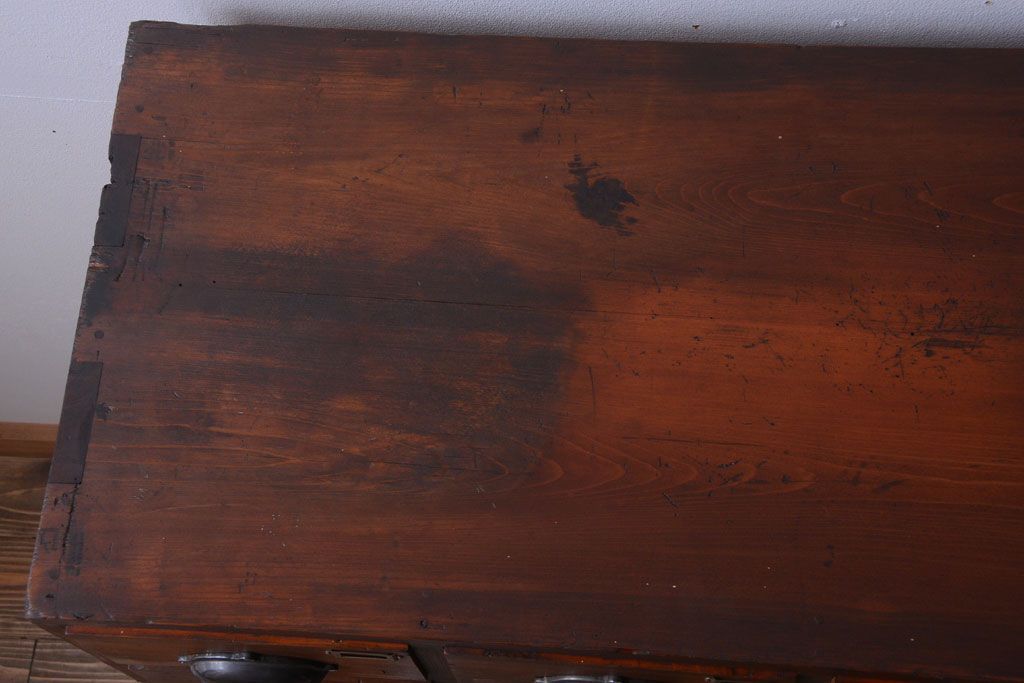 アンティーク家具　和製アンティーク　ネームプレート付き!古い木製の27杯ドロワー(引き出し)