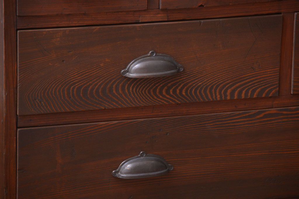 アンティーク家具　和製アンティーク　ネームプレート付き!古い木製の27杯ドロワー(引き出し)