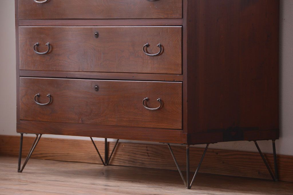 アンティーク家具　和製アンティーク　シンプルな衣装箪笥の鉄脚ローボード(ローチェスト)(2)