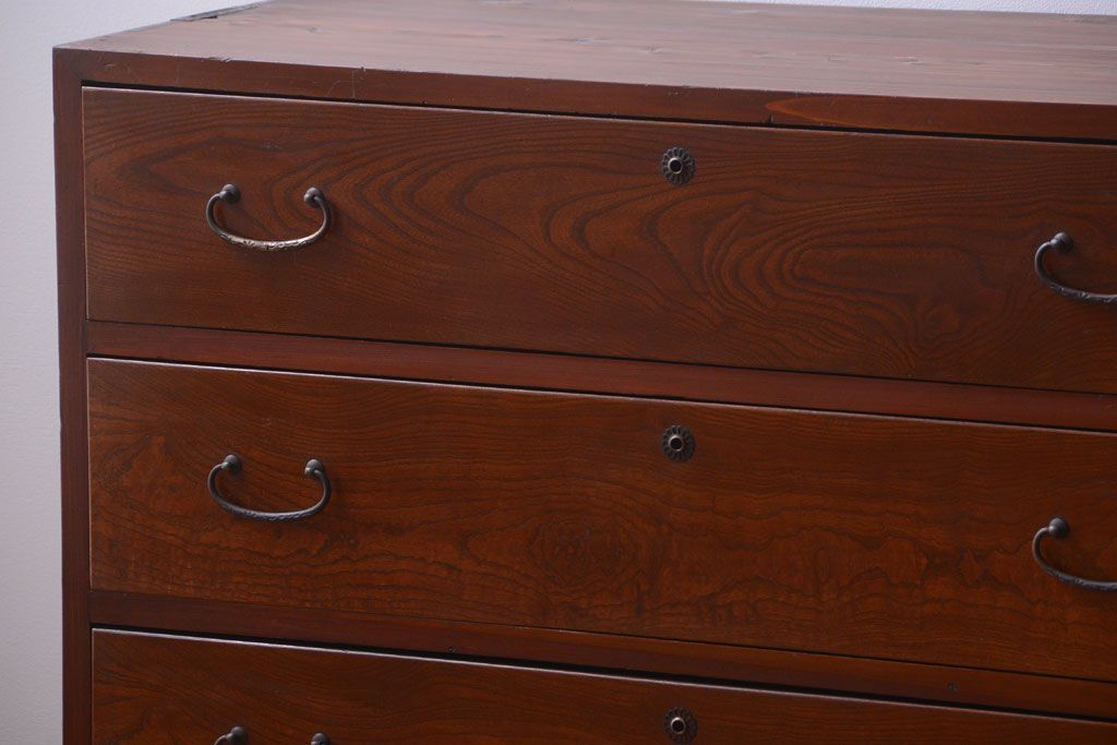 アンティーク家具　和製アンティーク　シンプルな衣装箪笥の鉄脚ローボード(ローチェスト)(2)