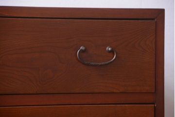 アンティーク家具　和製アンティーク　シンプルな衣装箪笥の鉄脚ローボード(ローチェスト)(2)