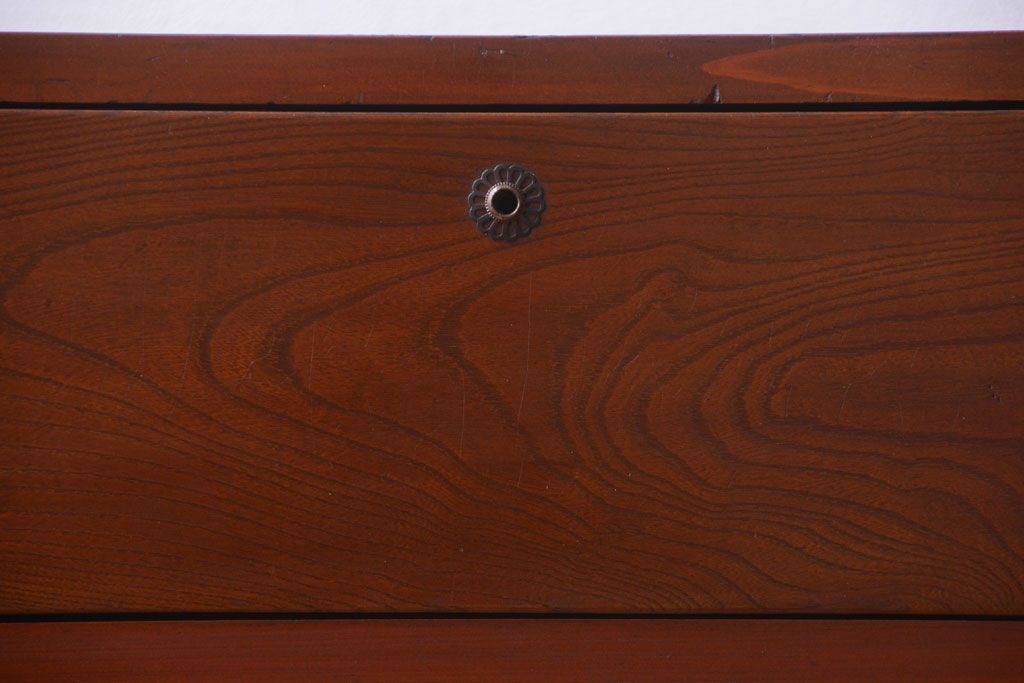 アンティーク家具　和製アンティーク　シンプルな衣装箪笥の鉄脚ローボード(ローチェスト)(2)