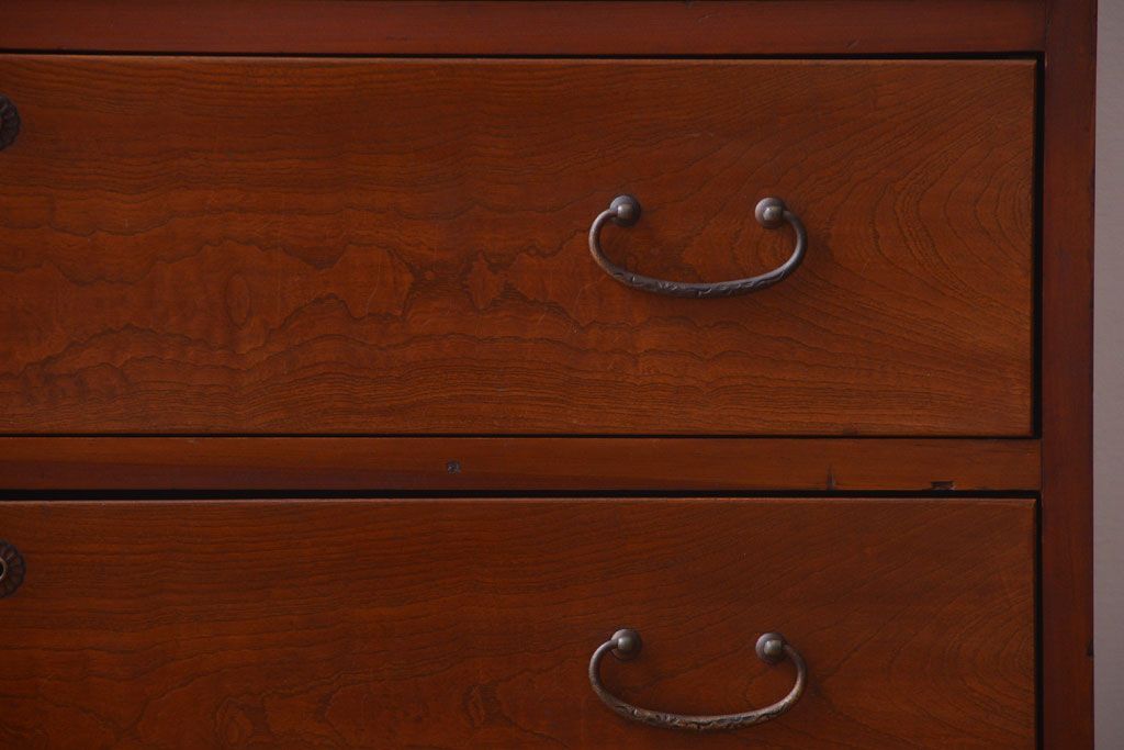 アンティーク家具　和製アンティーク　シンプルな衣装箪笥の鉄脚ローボード(ローチェスト)(2)