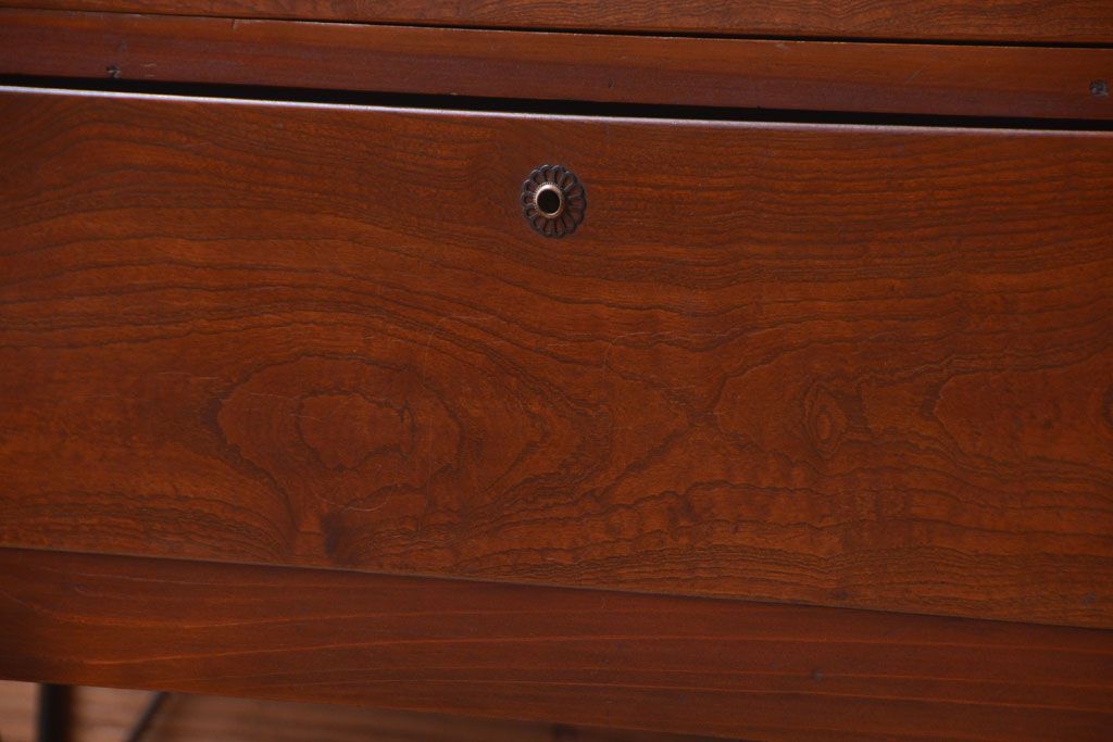 アンティーク家具　和製アンティーク　シンプルな衣装箪笥の鉄脚ローボード(ローチェスト)(2)