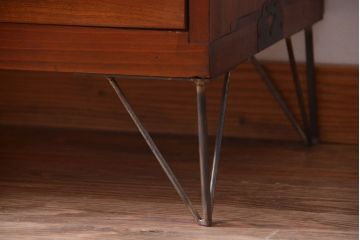 アンティーク家具　和製アンティーク　シンプルな衣装箪笥の鉄脚ローボード(ローチェスト)(2)