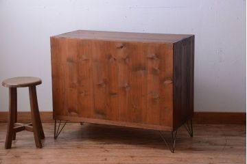 アンティーク家具　和製アンティーク　シンプルな衣装箪笥の鉄脚ローボード(ローチェスト)(2)