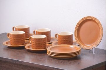 イギリスビンテージ　HORNSEA(ホーンジー)　Saffron(サフラン)シリーズ　カップ&ソーサー5客、皿5枚セット