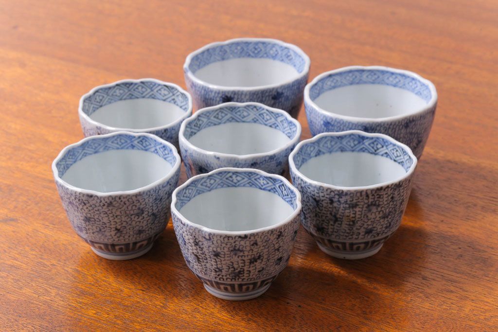 アンティーク雑貨　江戸期　染付微塵唐草向付7客(古伊万里・猪口)