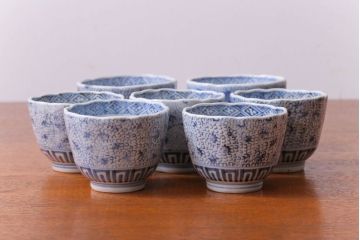 アンティーク雑貨　江戸期　染付微塵唐草向付7客(古伊万里・猪口)