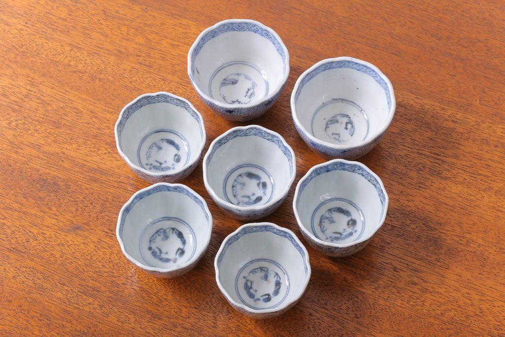 アンティーク雑貨　江戸期　染付微塵唐草向付7客(古伊万里・猪口)