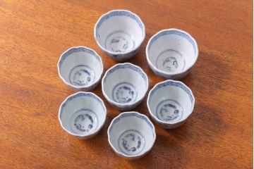 アンティーク雑貨　江戸期　染付微塵唐草向付7客(古伊万里・猪口)