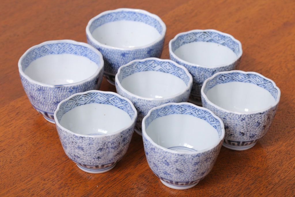 アンティーク雑貨　江戸期　染付微塵唐草向付7客(古伊万里・猪口)