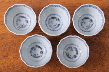 アンティーク雑貨　江戸期　染付微塵唐草向付7客(古伊万里・猪口)