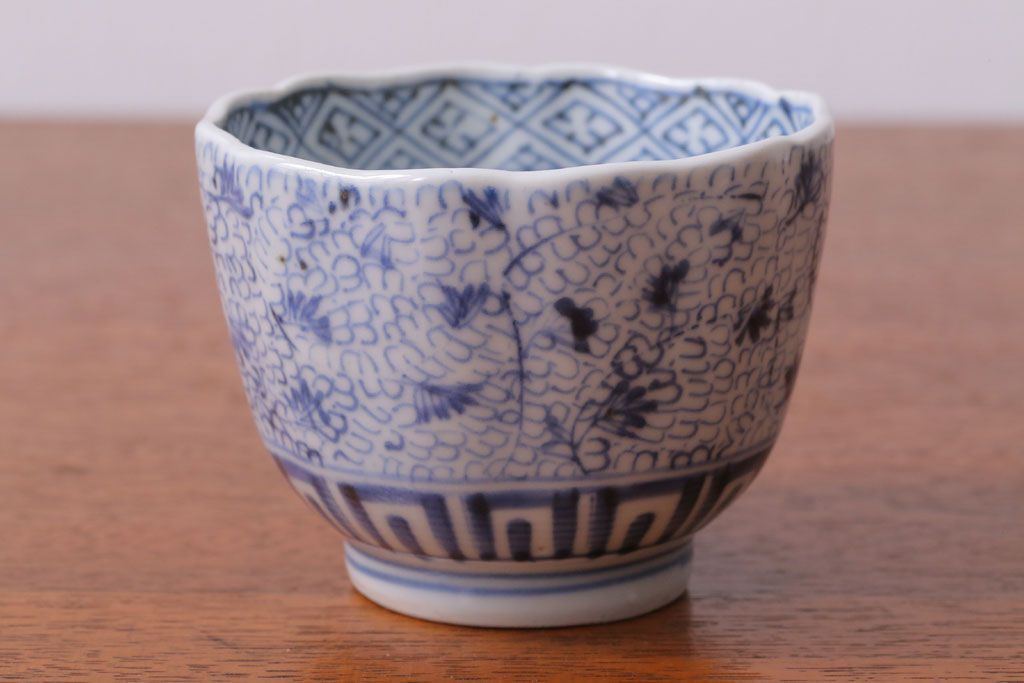 アンティーク雑貨　江戸期　染付微塵唐草向付7客(古伊万里・猪口)