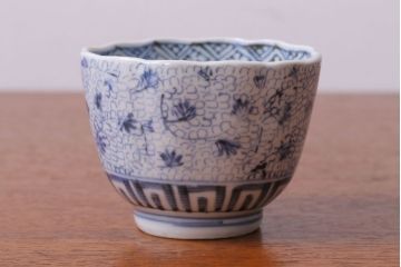 アンティーク雑貨　江戸期　染付微塵唐草向付7客(古伊万里・猪口)