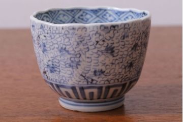 アンティーク雑貨　江戸期　染付微塵唐草向付7客(古伊万里・猪口)