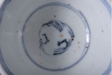 アンティーク雑貨　江戸期　染付微塵唐草向付7客(古伊万里・猪口)