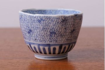 アンティーク雑貨　江戸期　染付微塵唐草向付7客(古伊万里・猪口)