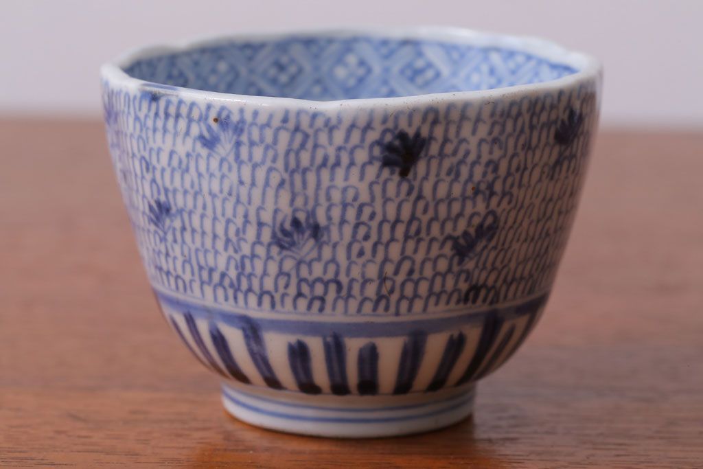 アンティーク雑貨　江戸期　染付微塵唐草向付7客(古伊万里・猪口)