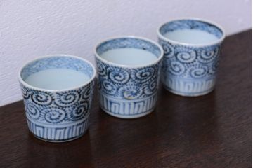 アンティーク雑貨　江戸期　蛸唐草蕎麦猪口3客(古伊万里)