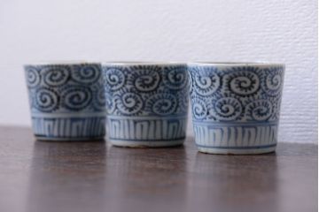 アンティーク雑貨　江戸期　蛸唐草蕎麦猪口3客(古伊万里)