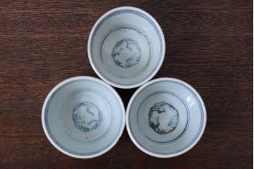 アンティーク雑貨　江戸期　蛸唐草蕎麦猪口3客(古伊万里)
