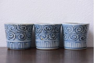 アンティーク雑貨　江戸期　蛸唐草蕎麦猪口3客(古伊万里)
