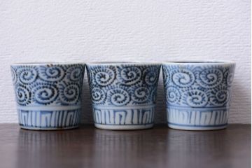 アンティーク雑貨　江戸期　蛸唐草蕎麦猪口3客(古伊万里)