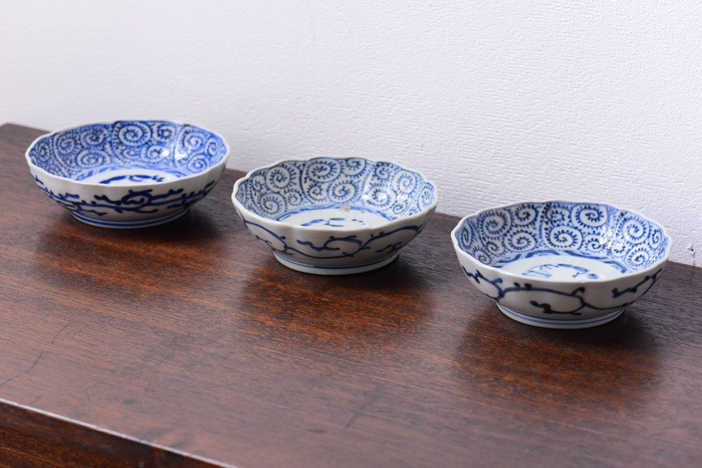 「幕末〜明治期」の【古伊万里 七寸皿】4枚セット　※アンティーク　骨董品 幕末〜明治初頭 7寸皿 古伊万里 2枚セット 古伊万里 染錦