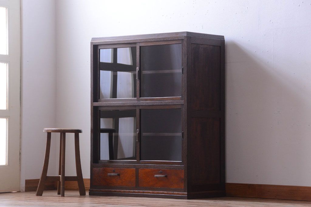 アンティーク家具　アンティーク　古い木が味わい深いシンプルな収納棚