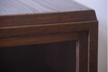 アンティーク家具　アンティーク　古い木が味わい深いシンプルな収納棚