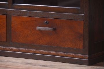 アンティーク家具　アンティーク　古い木が味わい深いシンプルな収納棚