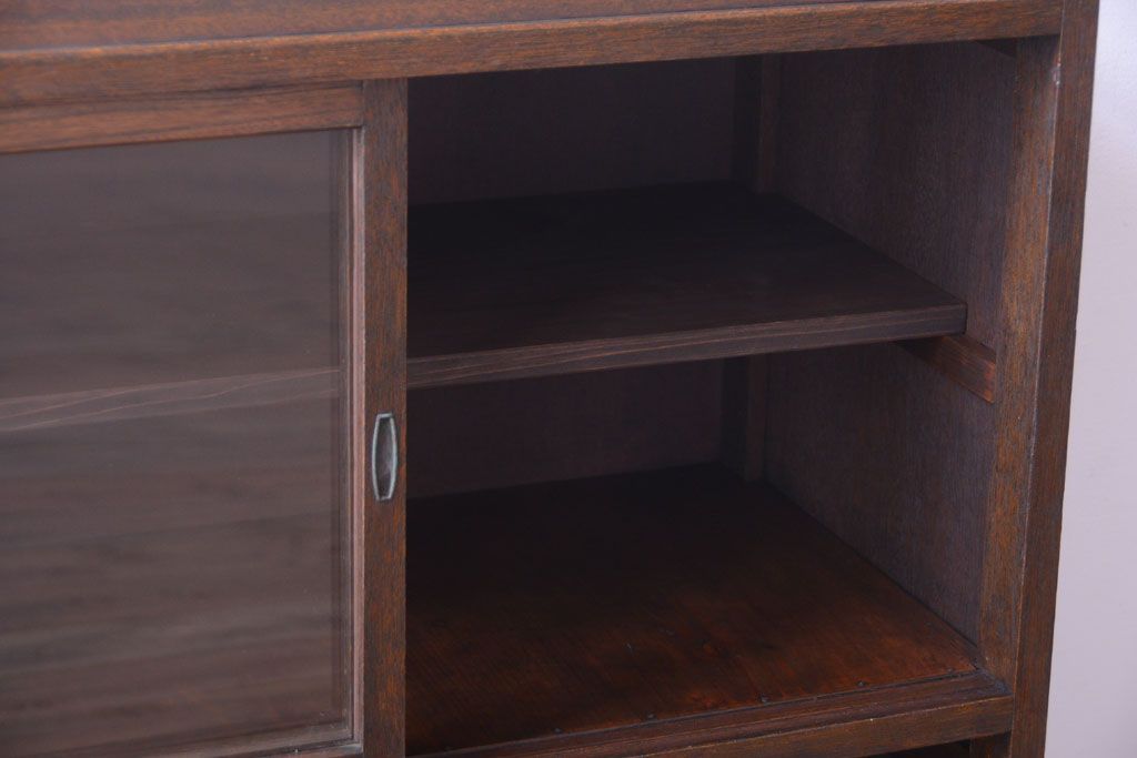 アンティーク家具　アンティーク　古い木が味わい深いシンプルな収納棚