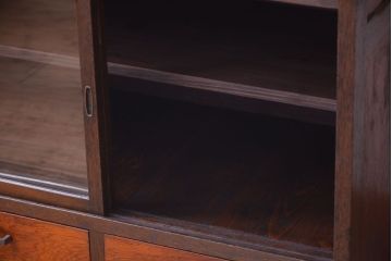 アンティーク家具　アンティーク　古い木が味わい深いシンプルな収納棚