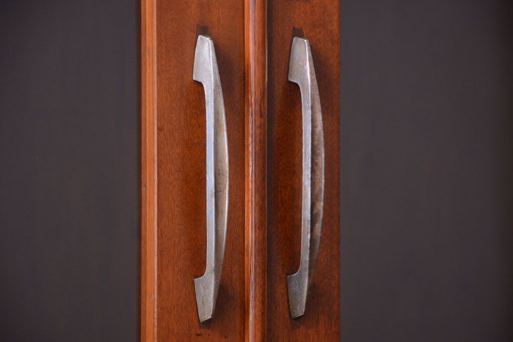 レトロ家具　昭和レトロ　シンプルなアンティーク食器棚(カップボード)