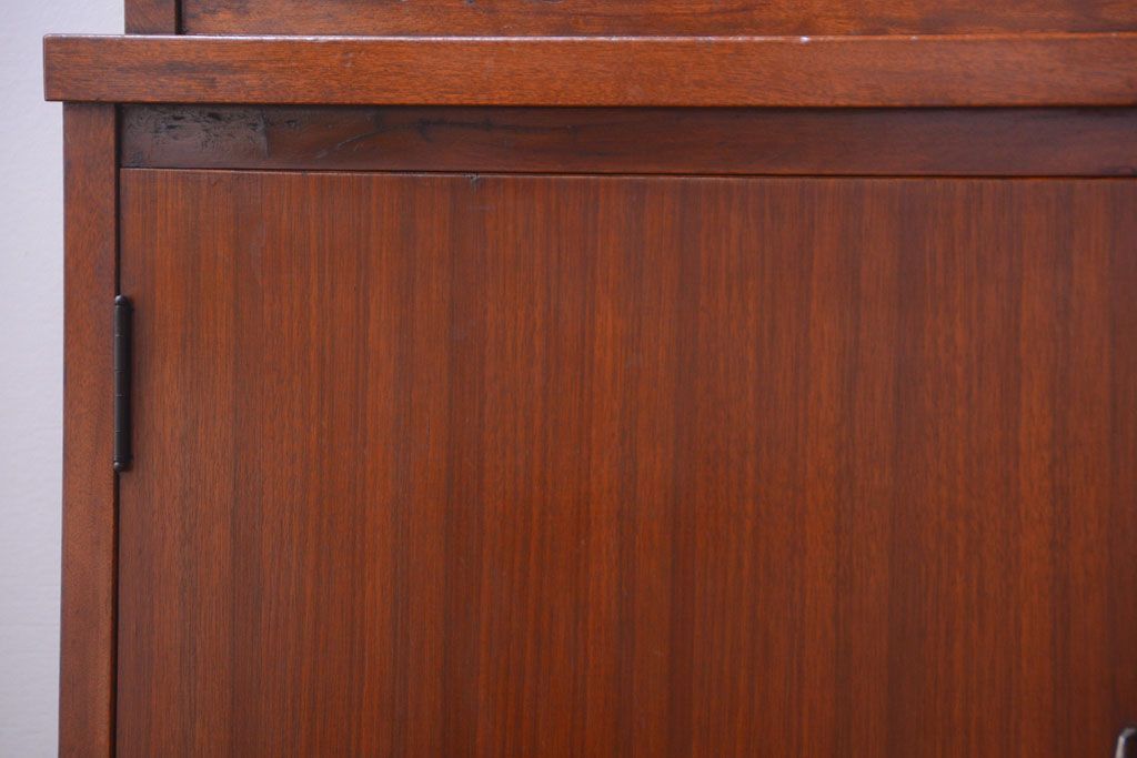 レトロ家具　昭和レトロ　シンプルなアンティーク食器棚(カップボード)