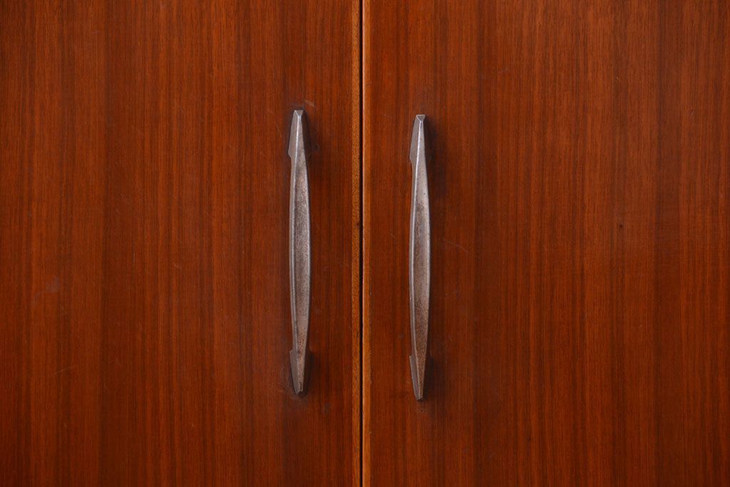 レトロ家具　昭和レトロ　シンプルなアンティーク食器棚(カップボード)