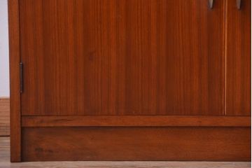 レトロ家具　昭和レトロ　シンプルなアンティーク食器棚(カップボード)