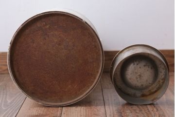 昭和レトロ 古いアイアンのペイントミルク缶(牛乳缶)