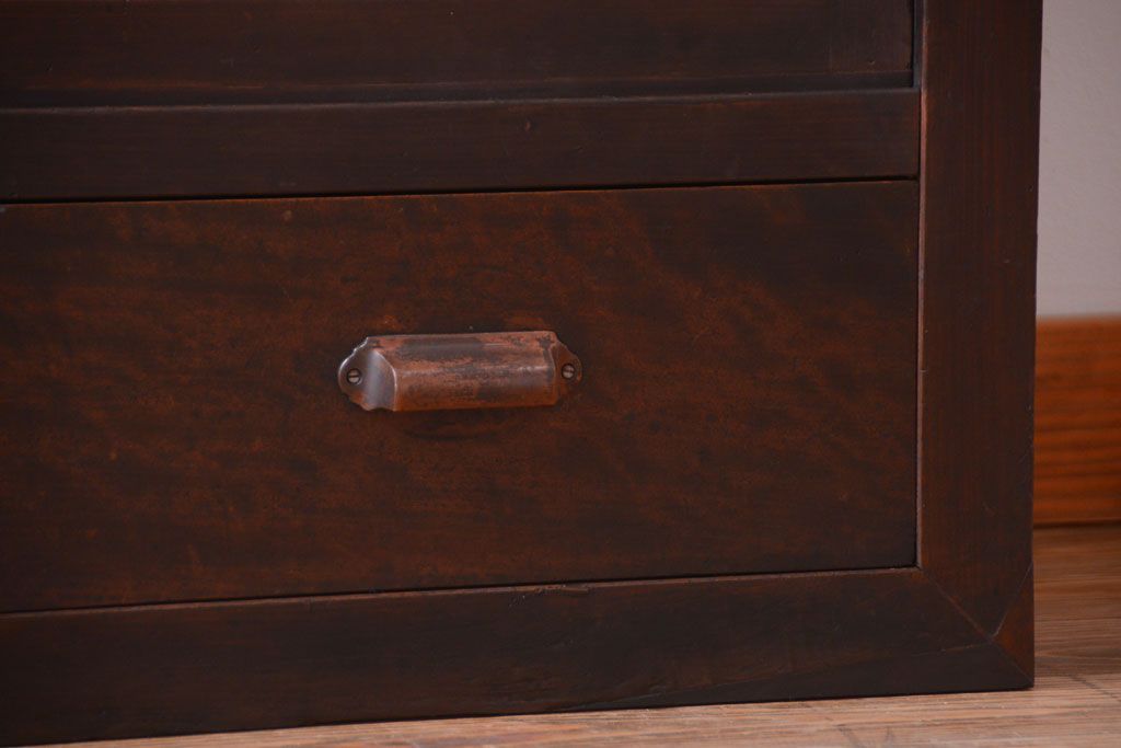 アンティーク家具　和製アンティーク　モールガラス入り引き戸付き!モダンな縦型収納棚